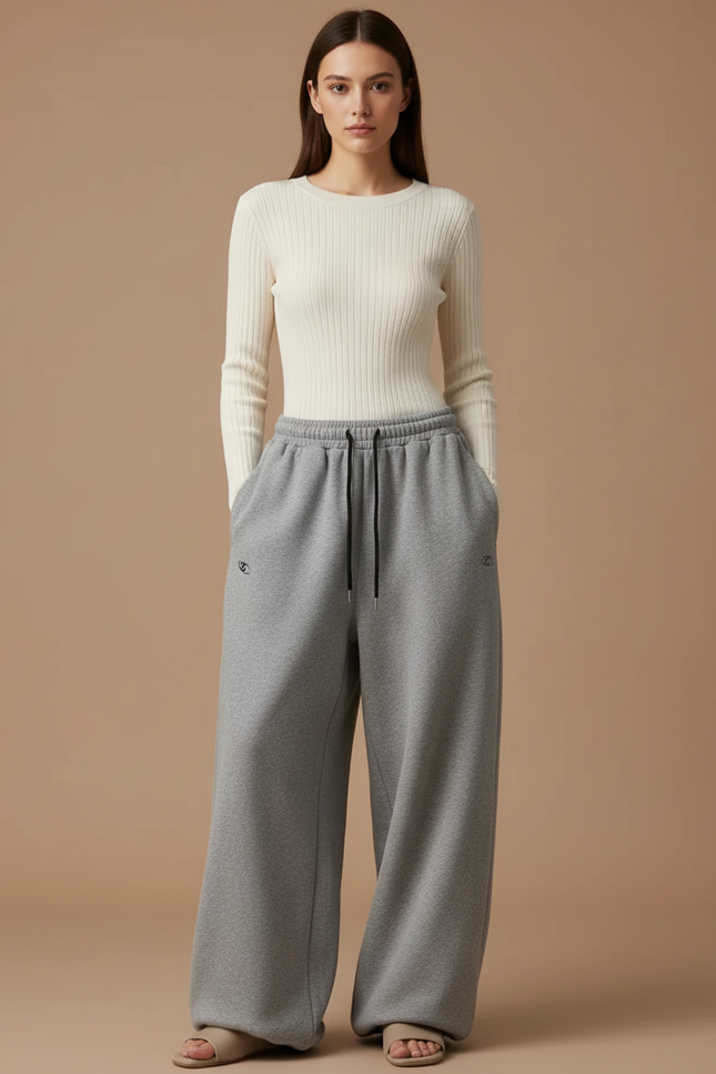 Pantalon Gris Ample Molletonné Brodé Cordon Femme